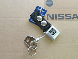 シートベルトバックル型　ベルト／キーホルダー