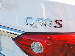 Ｖ３７　インフィニティ　セダン　２０１４年