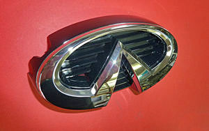 Infiniti　M37　ラジエターオーナメント