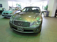 Infiniti　M37　トランクオーナメント