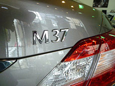 Infiniti　M37