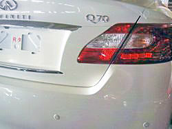 Ｙ５１　インフィニティ　Ｑ７０